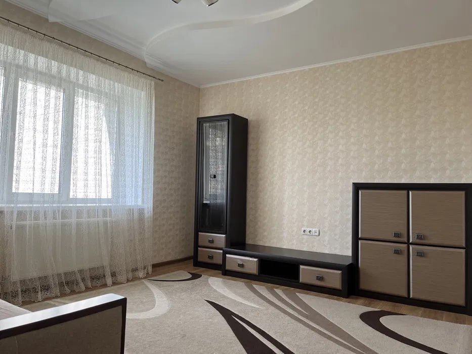 Продаж 2-кімнатної квартири 60 м², Харківська вул.
