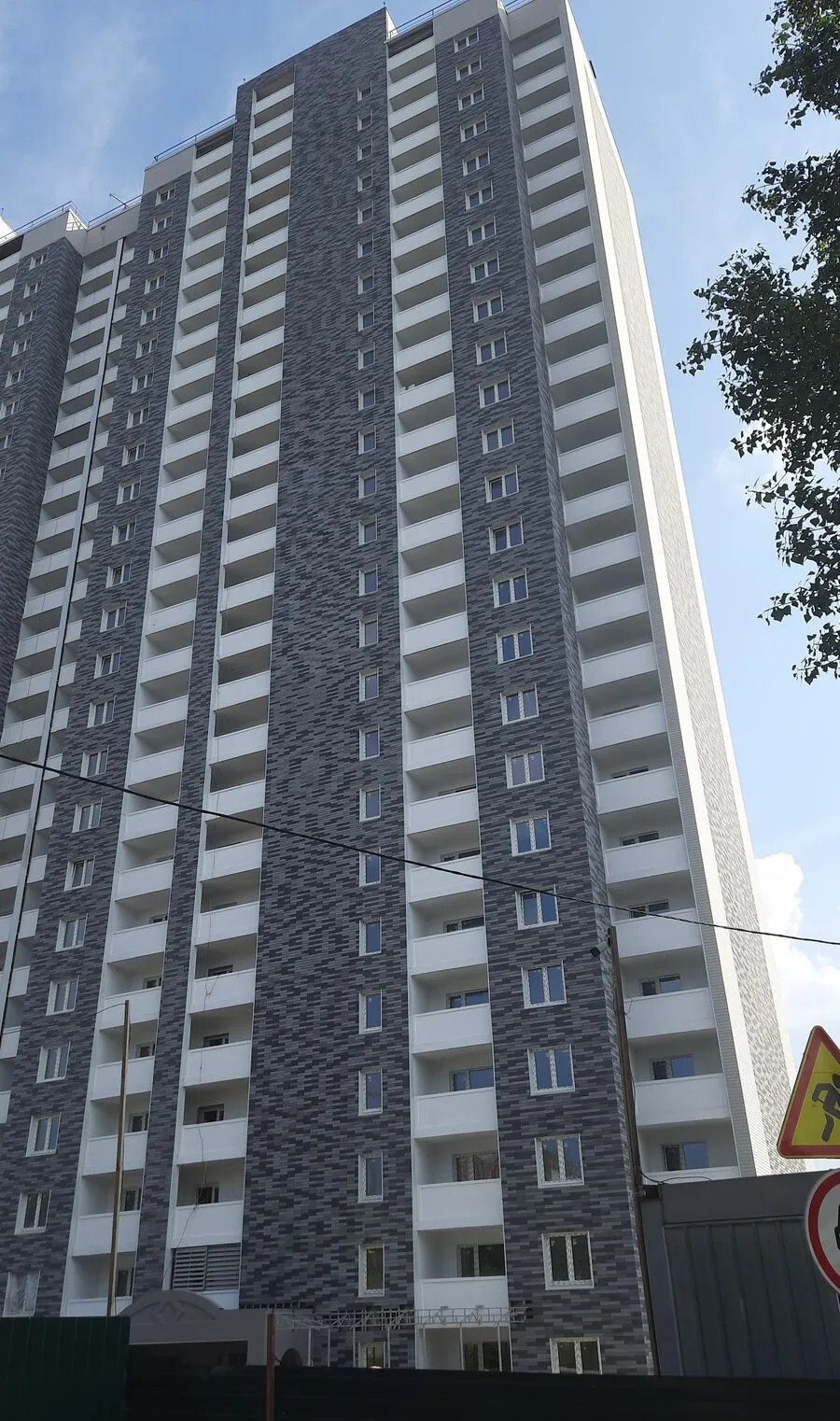 Продаж 2-кімнатної квартири 77 м², Коноплянська вул., 22а