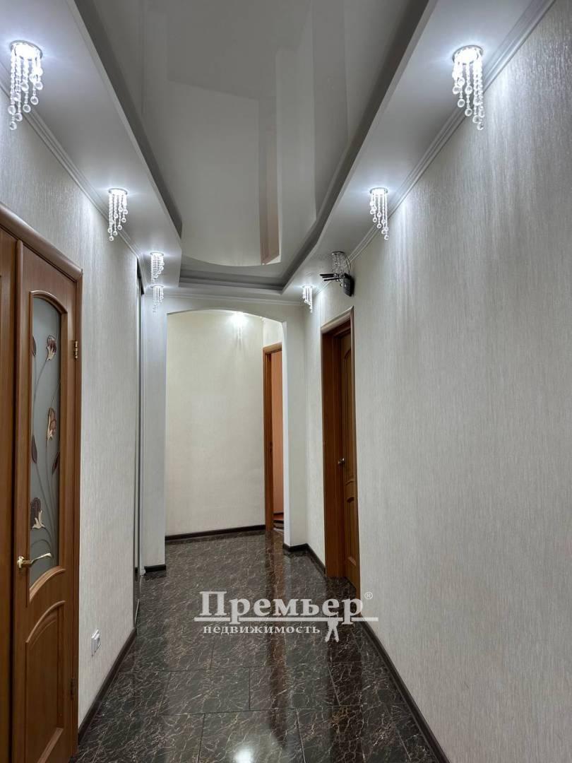Продаж 4-кімнатної квартири 84 м², Академіка Корольова вул.