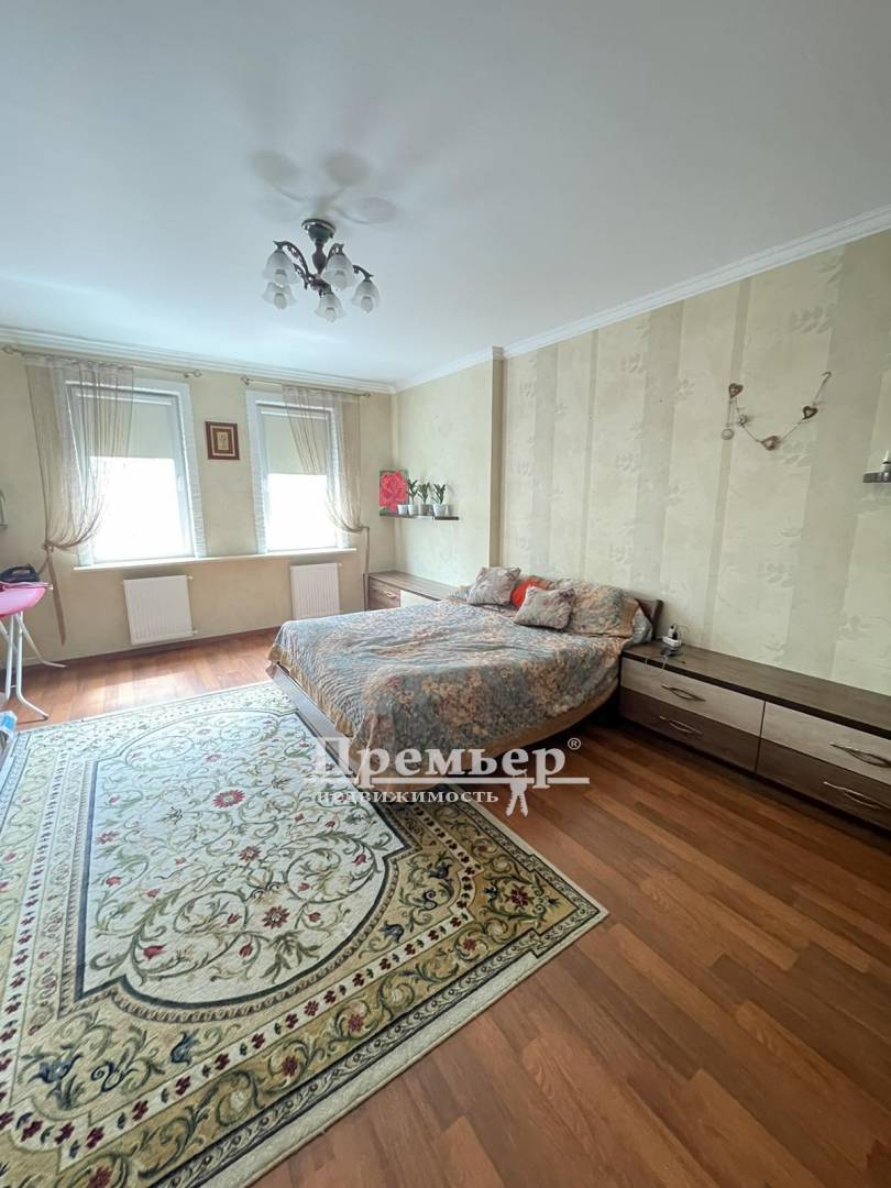 Продаж 2-кімнатної квартири 78 м², Академіка Сахарова вул.