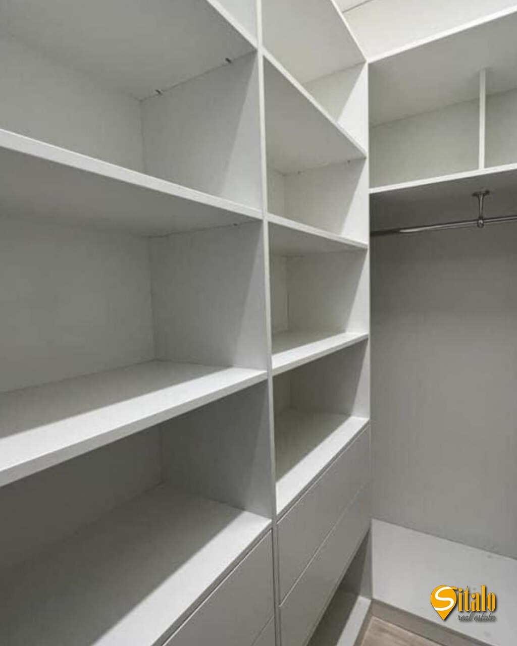 Продажа 4-комнатной квартиры 140 м², Евгения Коновальца ул., 34А