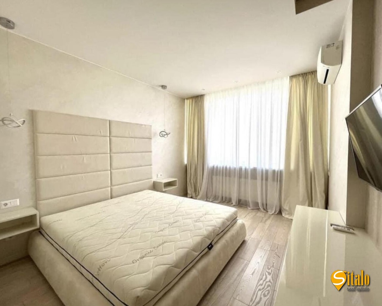 Продажа 4-комнатной квартиры 140 м², Евгения Коновальца ул., 34А