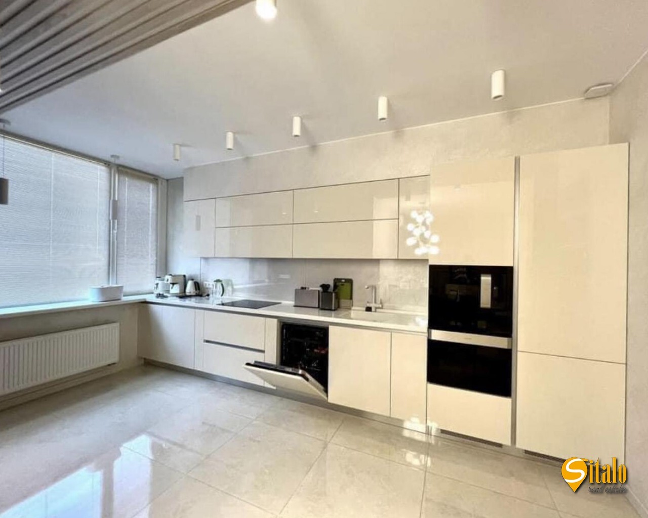 Продажа 4-комнатной квартиры 140 м², Евгения Коновальца ул., 34А