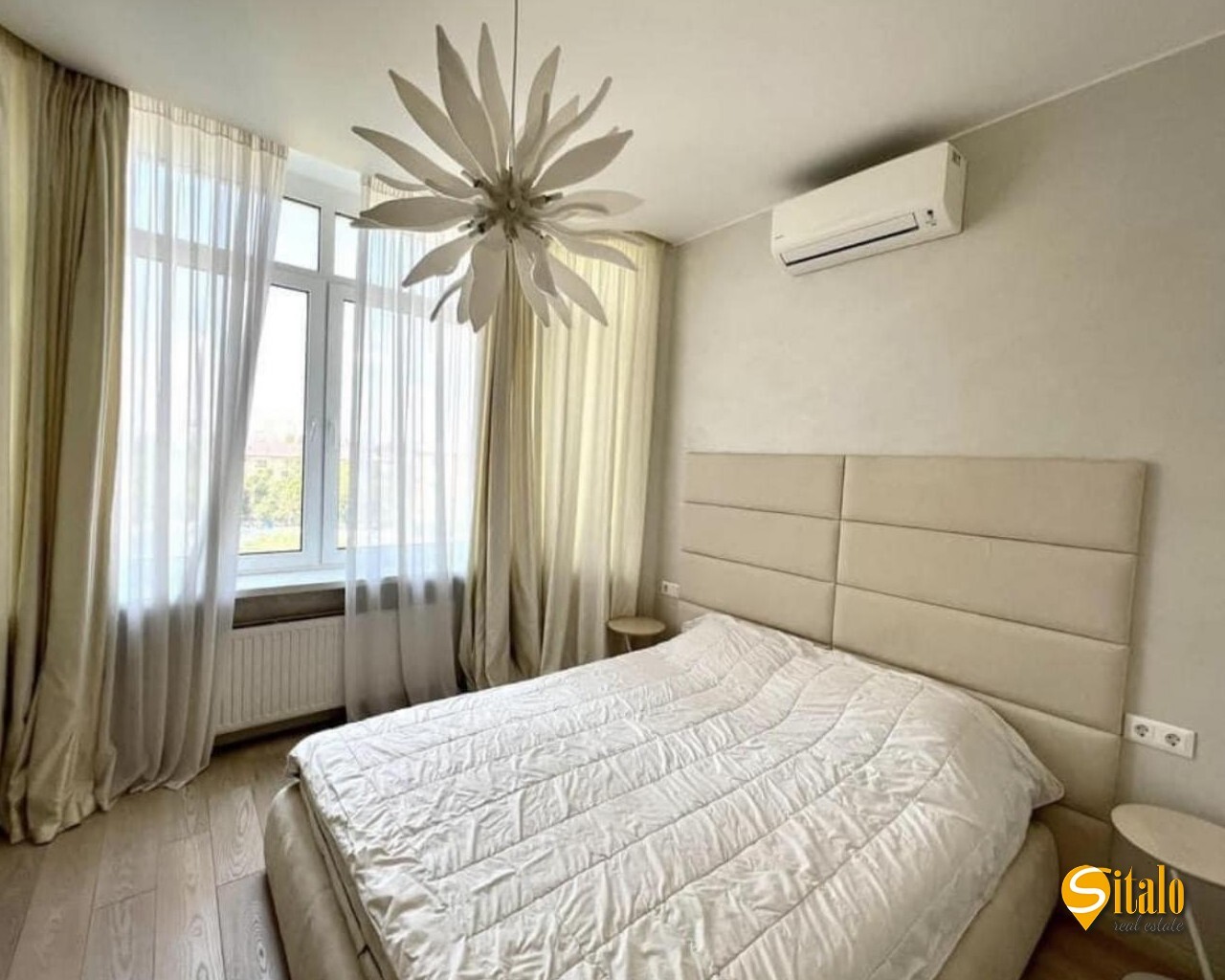 Продажа 4-комнатной квартиры 140 м², Евгения Коновальца ул., 34А