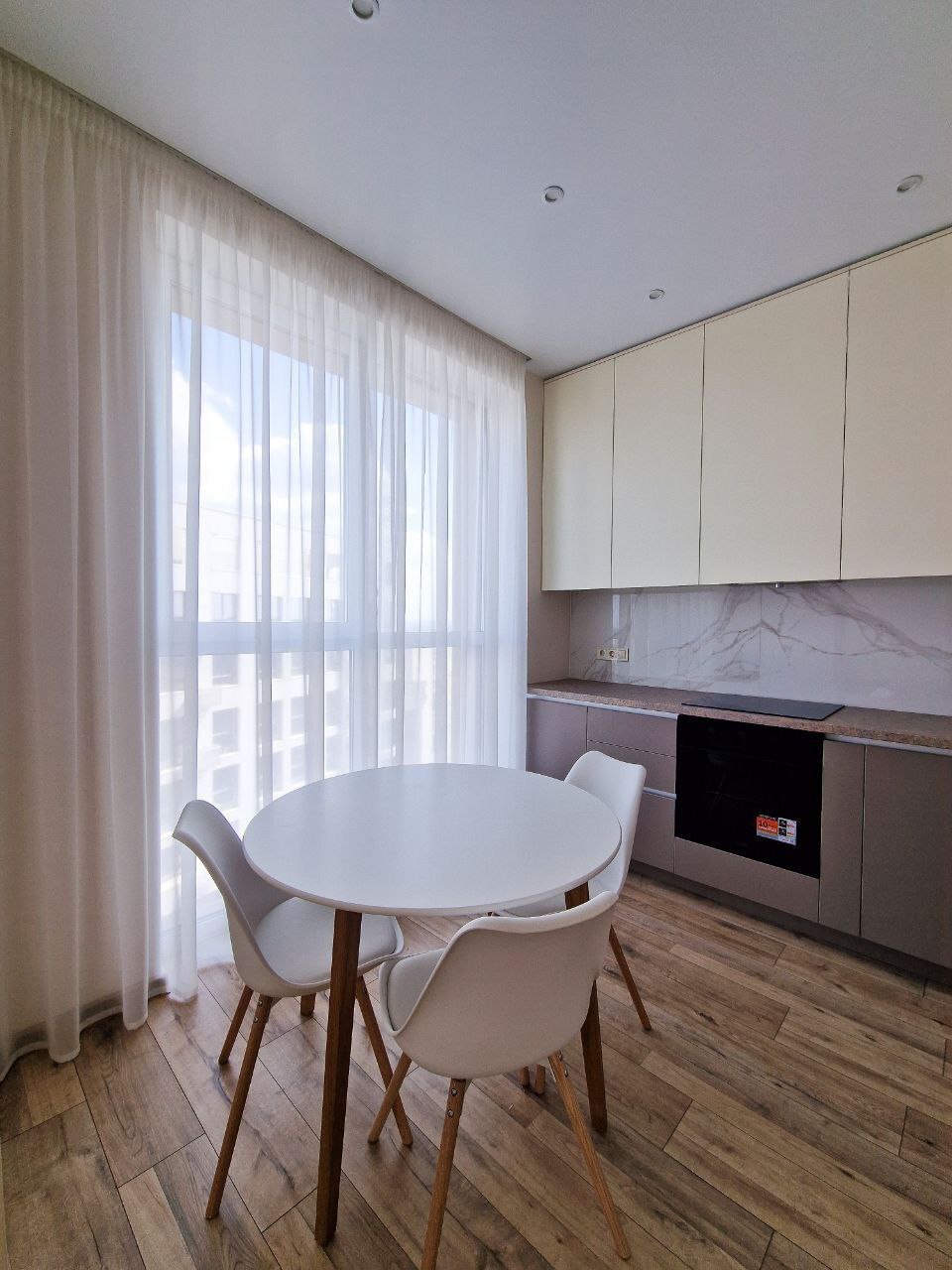 Продаж 2-кімнатної квартири 57 м², Зоряний бул.