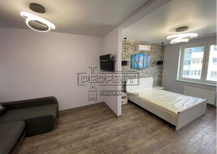 Продаж 1-кімнатної квартири 42 м², Сергія Данченка вул., 32