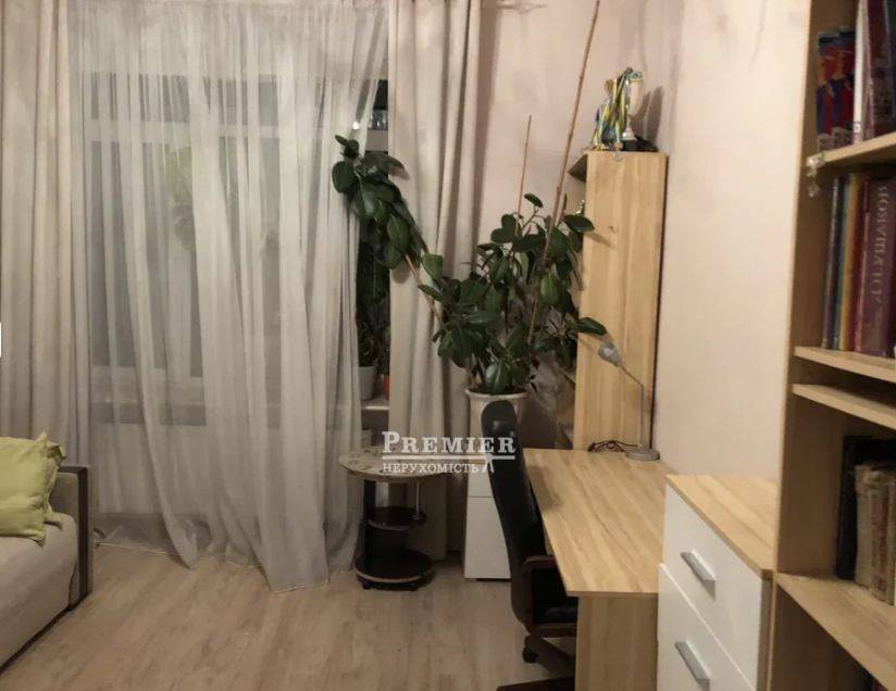 Продаж 4-кімнатної квартири 96 м², Шевченко просп.
