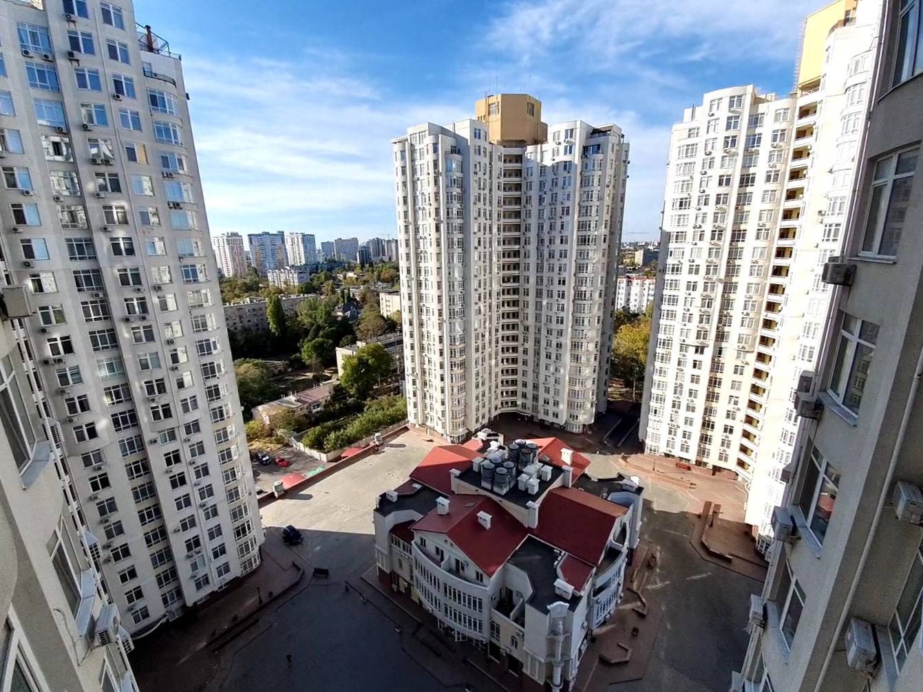 Продажа 2-комнатной квартиры 77 м², Французский бул., 22