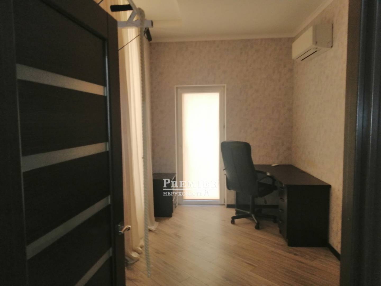 Продаж 2-кімнатної квартири 104 м², Академіка Заболотного вул.