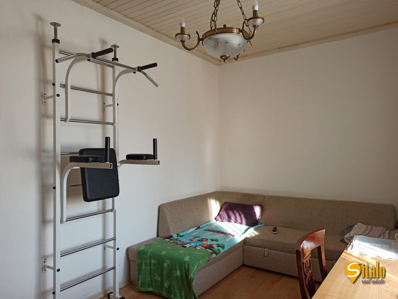 Продаж будинку 208 м²