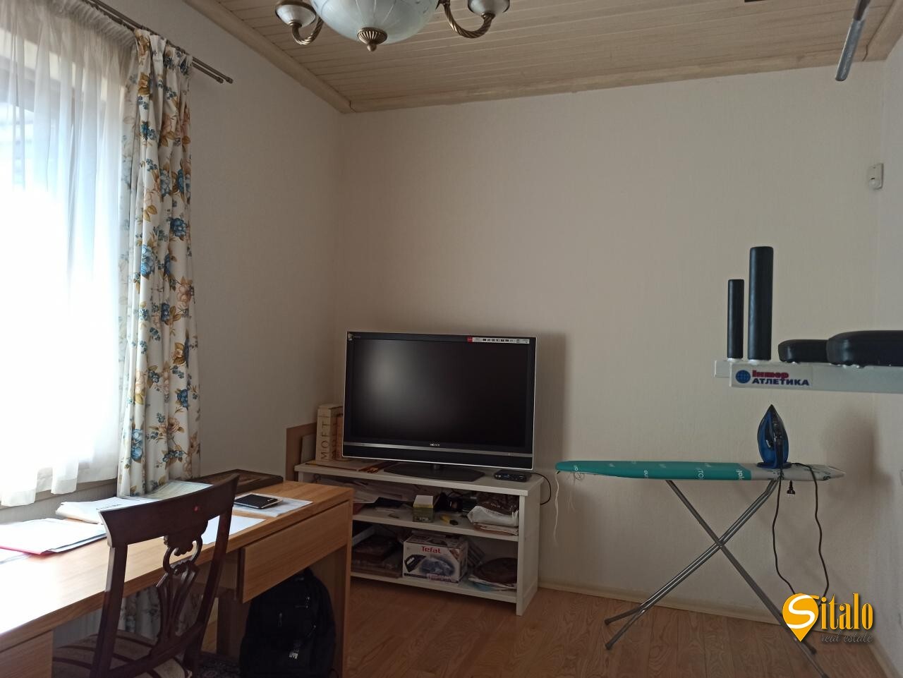 Продаж будинку 208 м²
