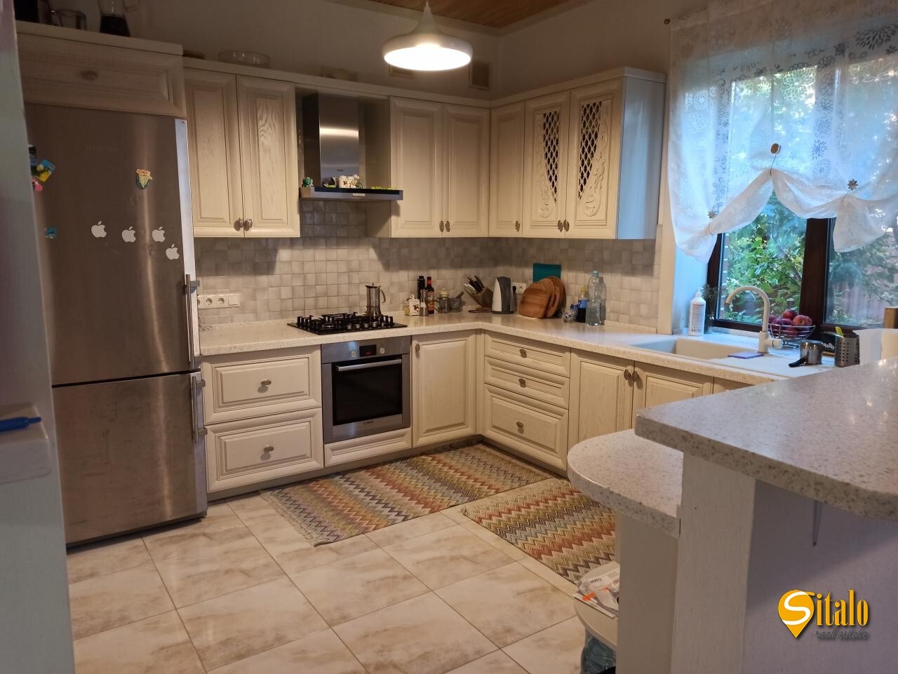 Продаж будинку 208 м²