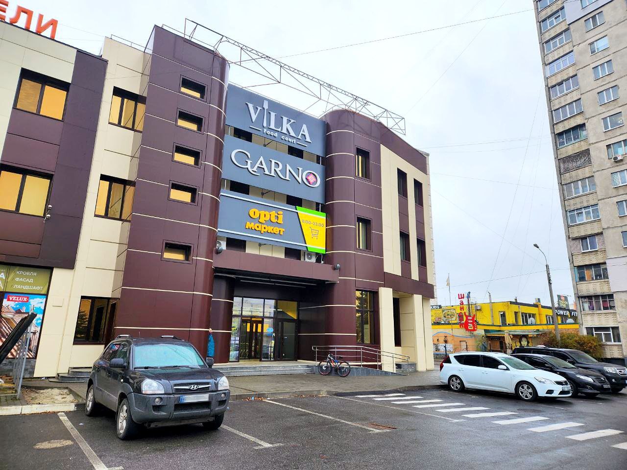 Оренда приміщення вільного призначення 1000 м², Захисників України пл., 2
