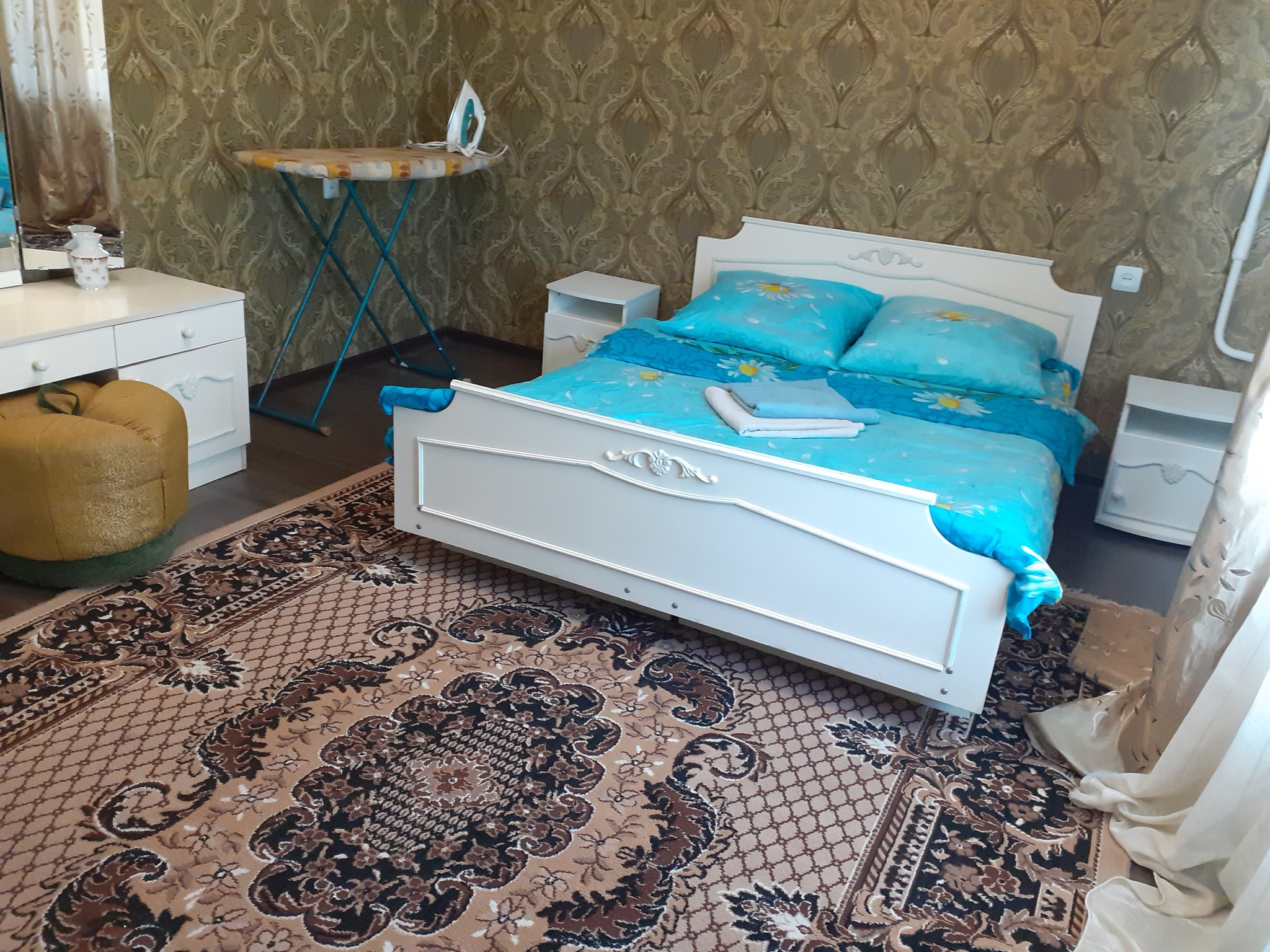 3-кімнатна квартира подобово 90 м², Лесі Українки бул., 9