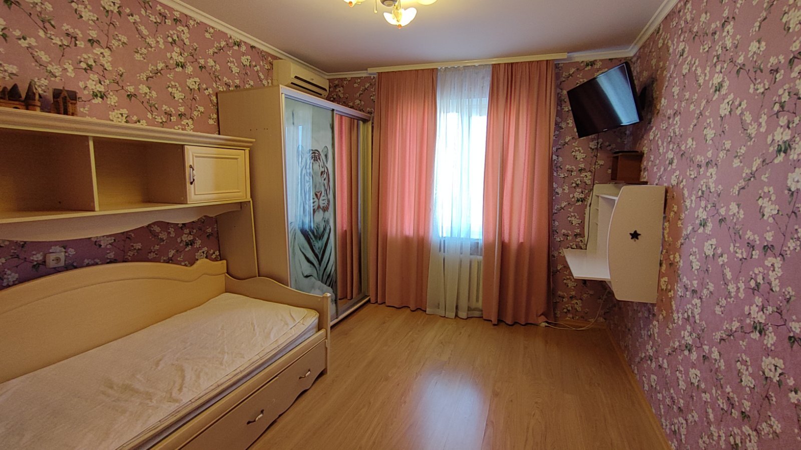 Продаж 2-кімнатної квартири 48 м², Інглезі вул.