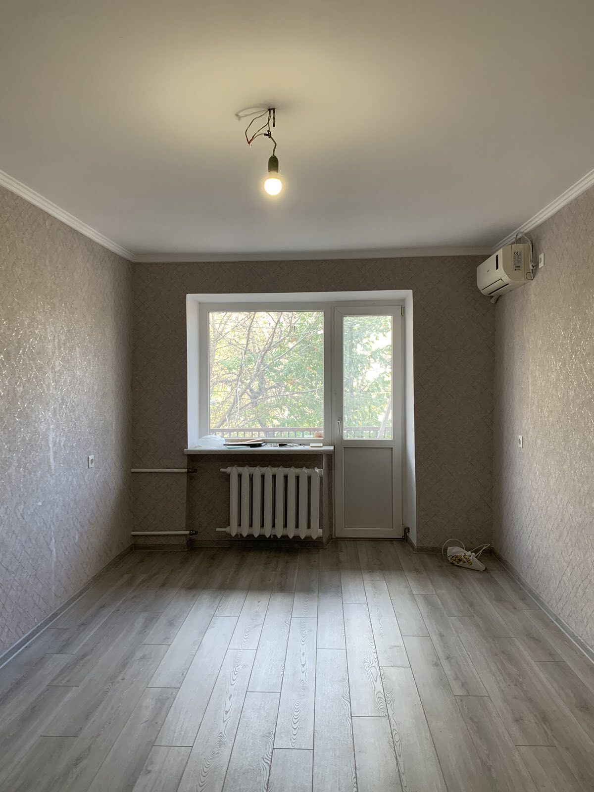 Продаж 2-кімнатної квартири 42 м², Запорізька вул., 4