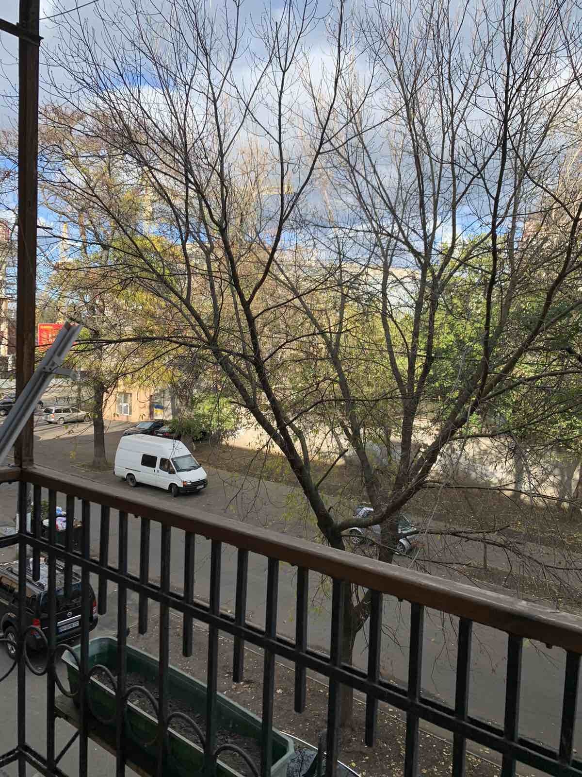 Продаж 2-кімнатної квартири 42 м², Запорізька вул., 4