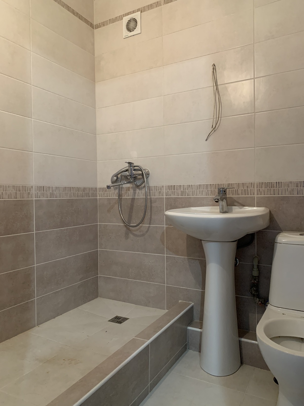 Продаж 2-кімнатної квартири 42 м², Запорізька вул., 4