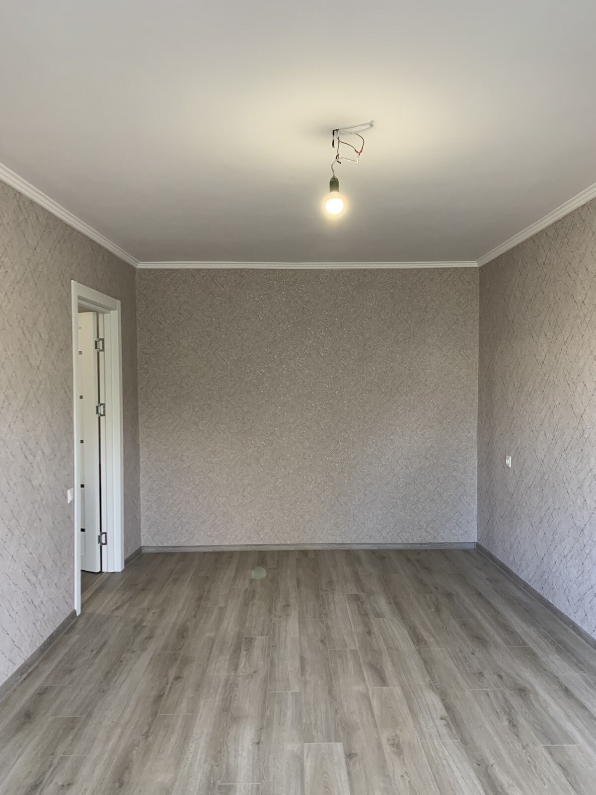 Продаж 2-кімнатної квартири 42 м², Запорізька вул., 4