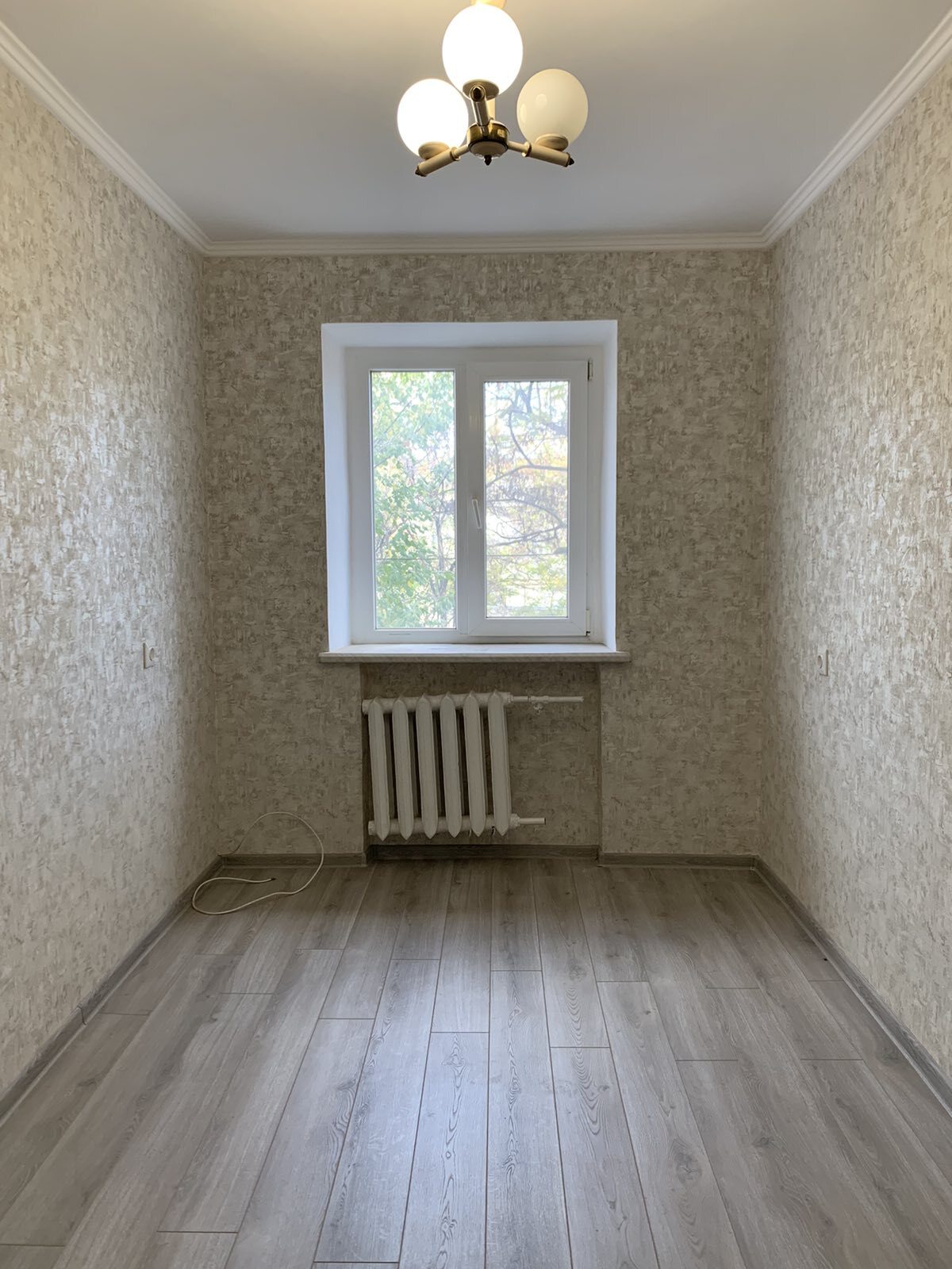 Продаж 2-кімнатної квартири 42 м², Запорізька вул., 4