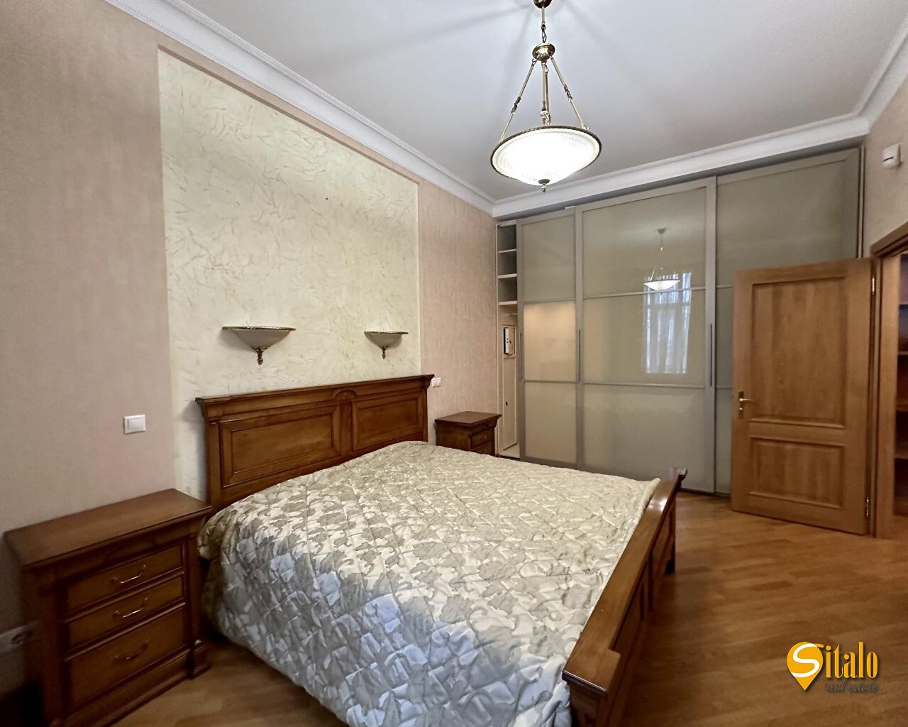 Продаж 2-кімнатної квартири 67 м², Банкова вул.