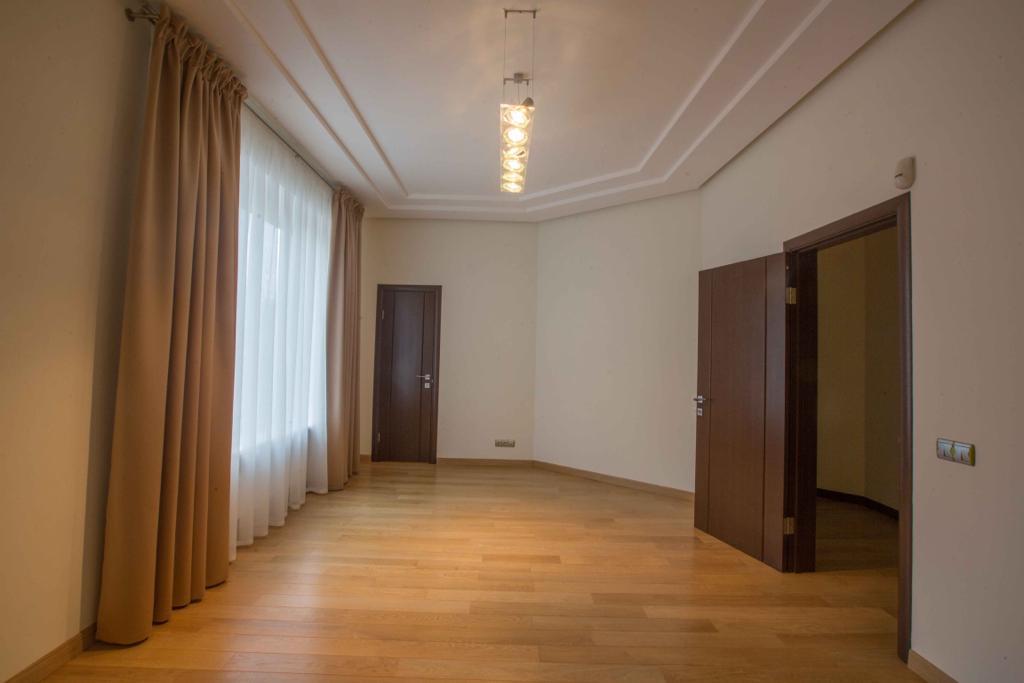 Оренда будинку 340 м², Ризька вул.