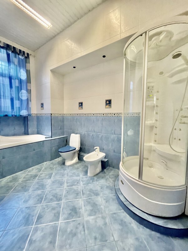 Продажа 4-комнатной квартиры 295 м², Семинарская ул., 4