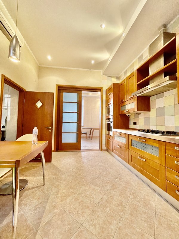 Продажа 4-комнатной квартиры 295 м², Семинарская ул., 4