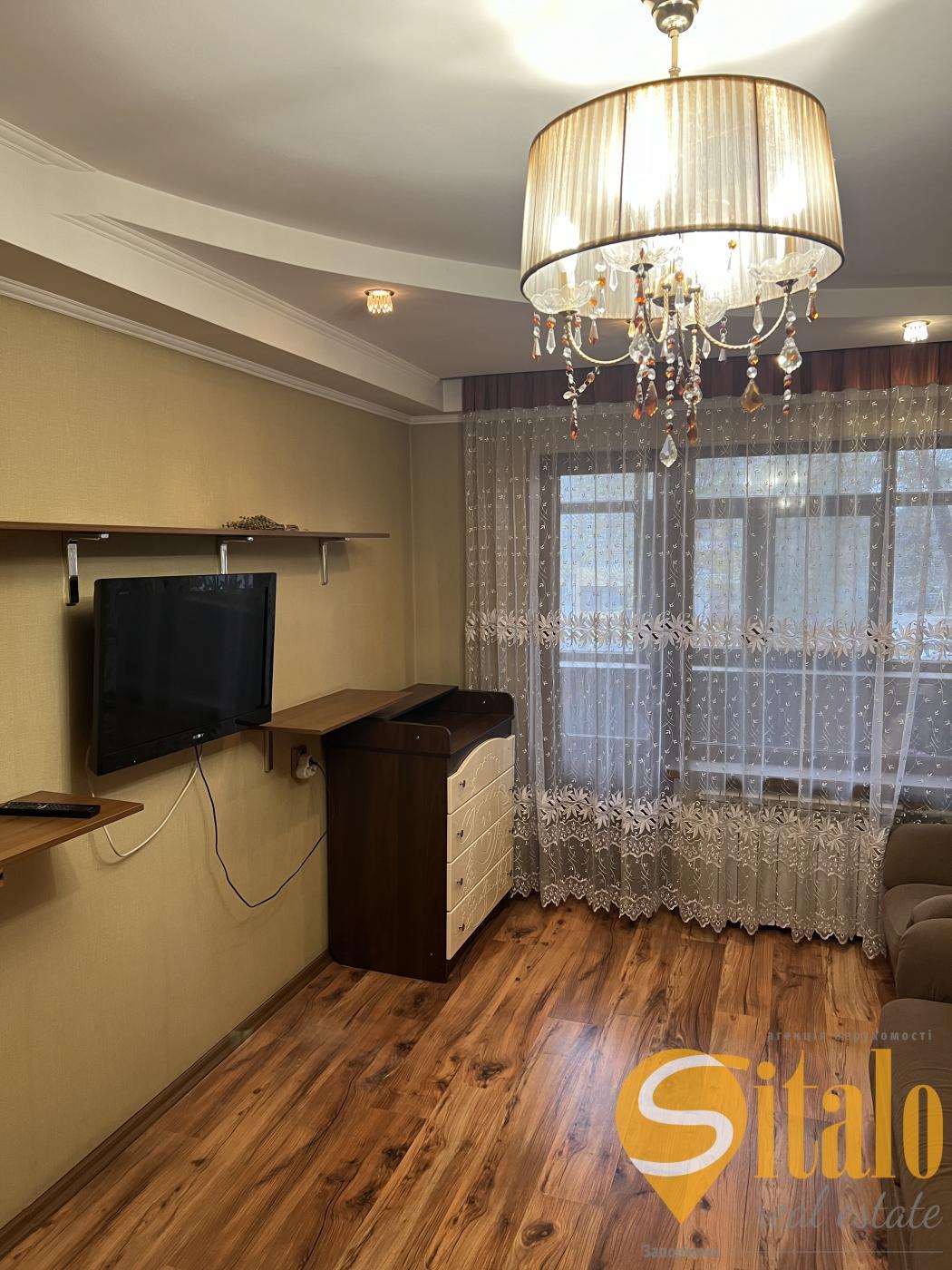 Продаж 2-кімнатної квартири 52 м², Шкільна вул.