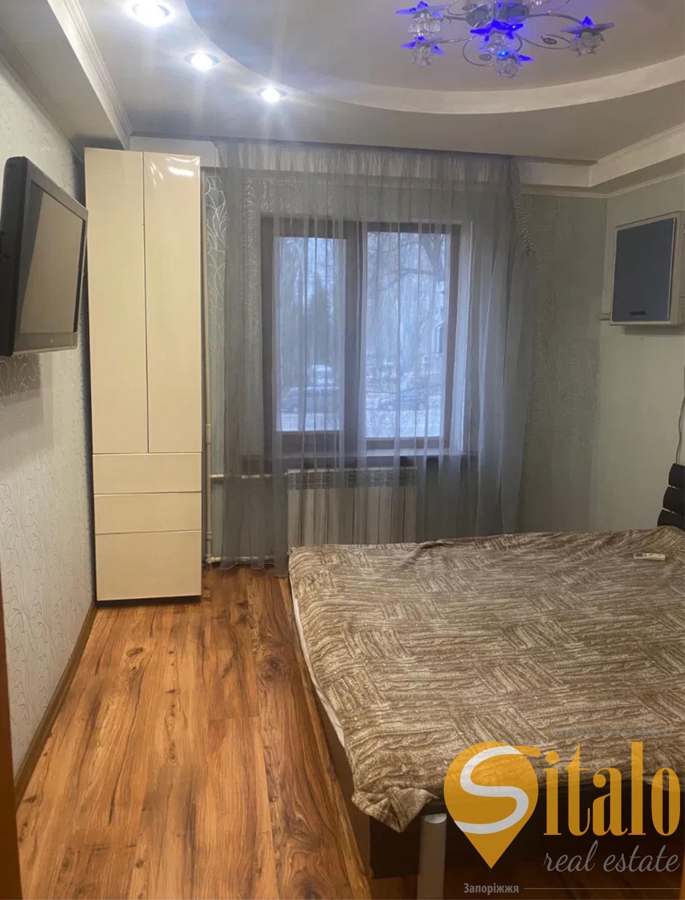 Продаж 2-кімнатної квартири 52 м², Шкільна вул.