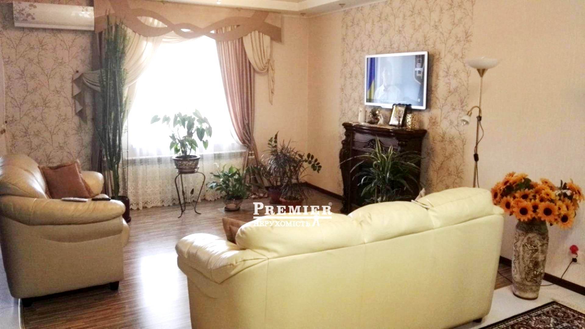 Продаж 2-кімнатної квартири 75 м², Академіка Сахарова вул.