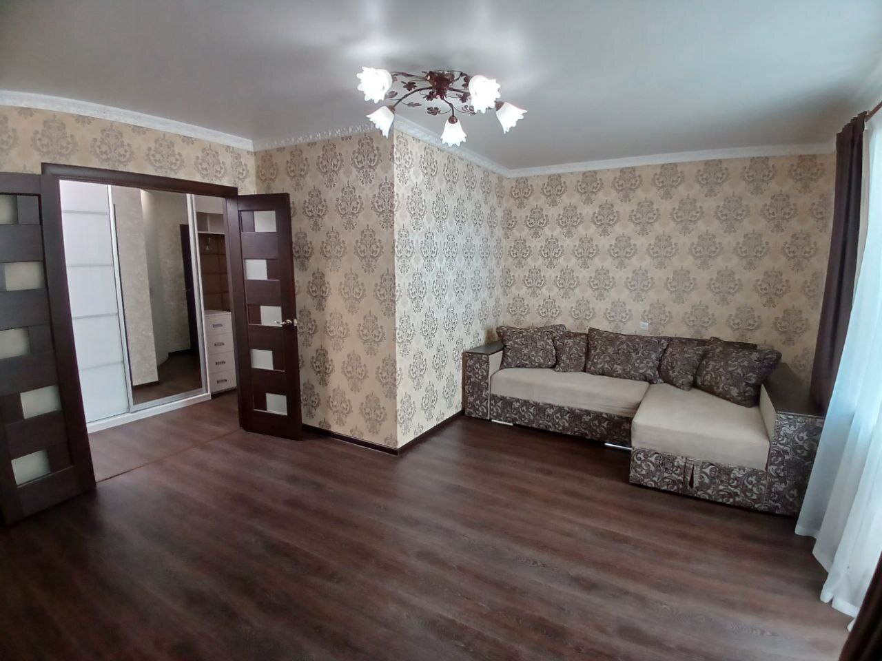 Продаж 2-кімнатної квартири 72.5 м², Михайла Лушпи просп.