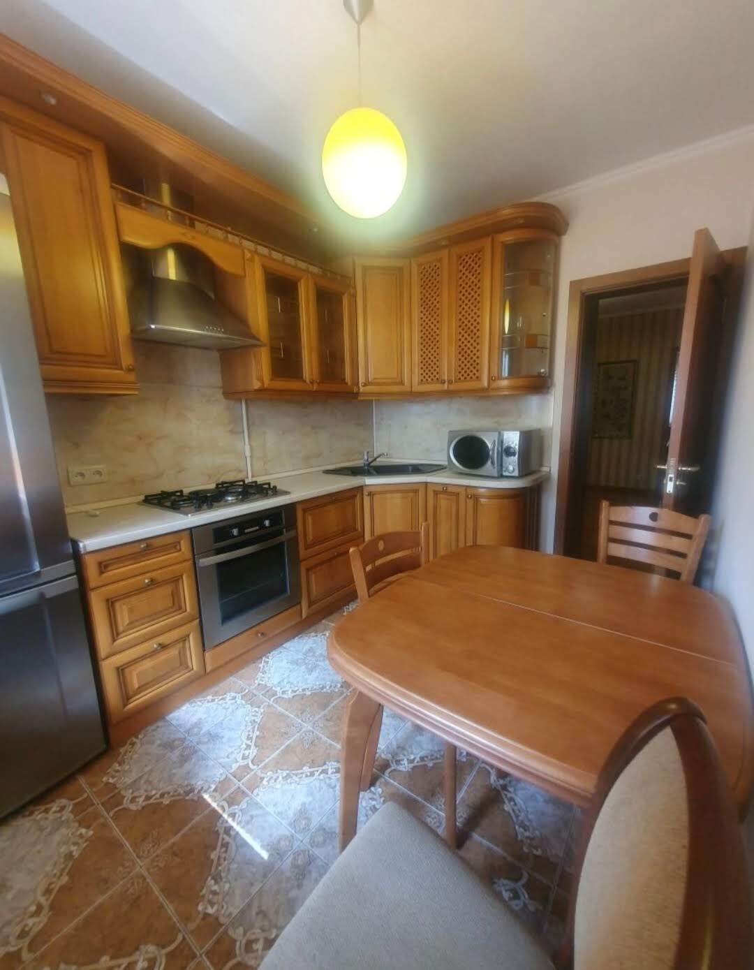 Продаж 3-кімнатної квартири 68 м², Джерельна вул., 13