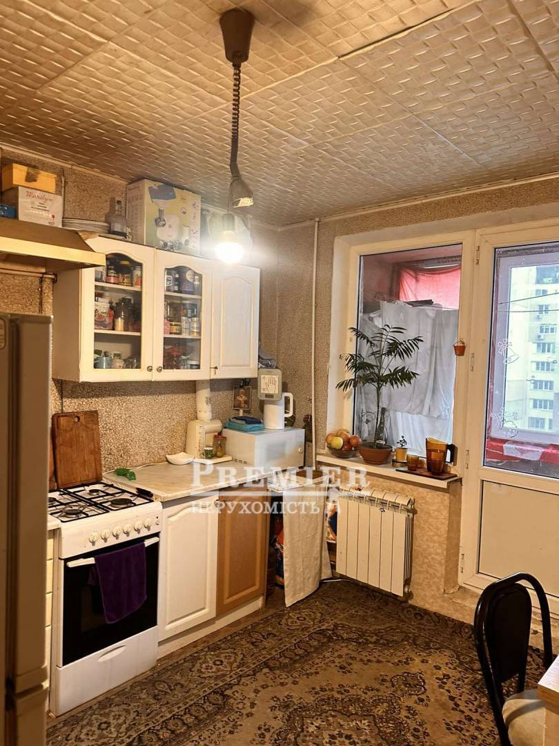 Продаж 2-кімнатної квартири 60 м², Академіка Заболотного вул.