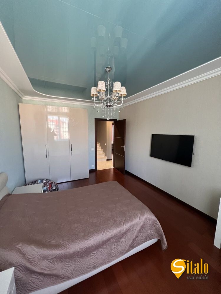 Продажа 5-комнатной квартиры 220 м², Академика Вильямса ул., 3А