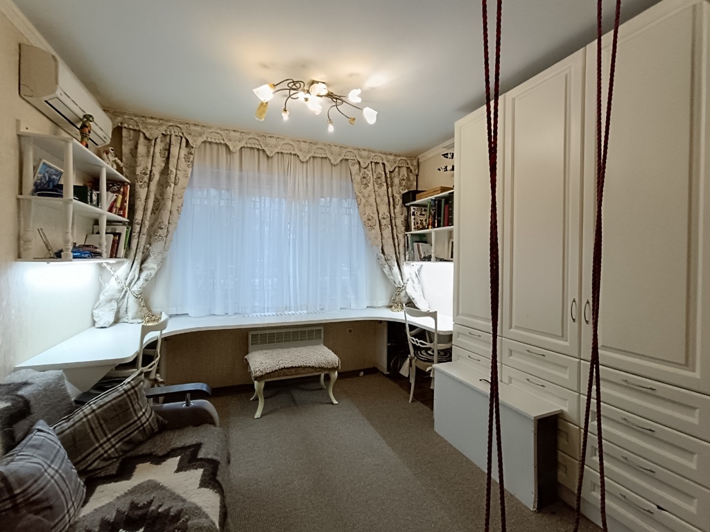 Продаж 2-кімнатної квартири 48 м², Балківська вул., 21