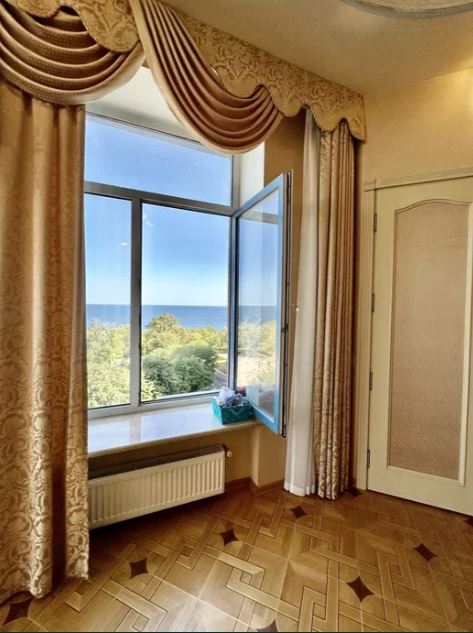Продажа 3-комнатной квартиры 150 м², Лидерсовский бул., 5