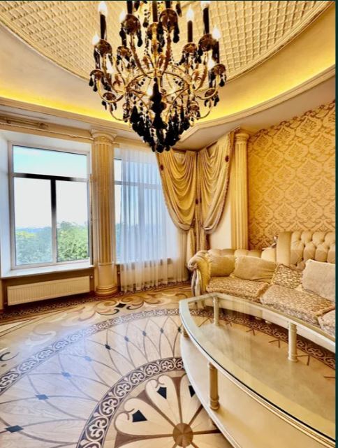 Продажа 3-комнатной квартиры 150 м², Лидерсовский бул., 5