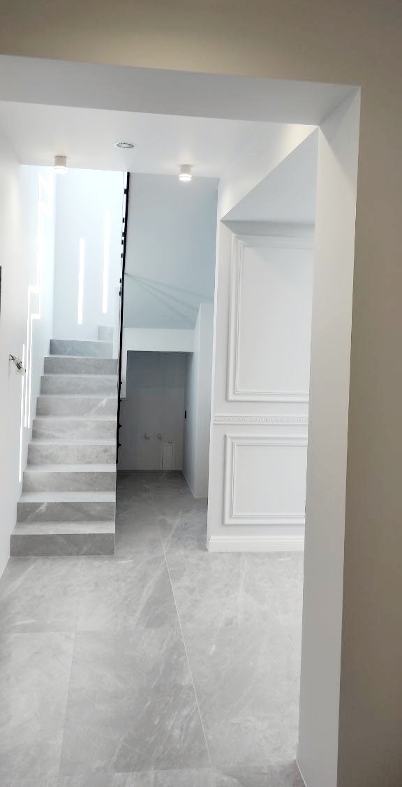 Продаж 2-рівневої квартири 162 м², Новгородська вул., 46