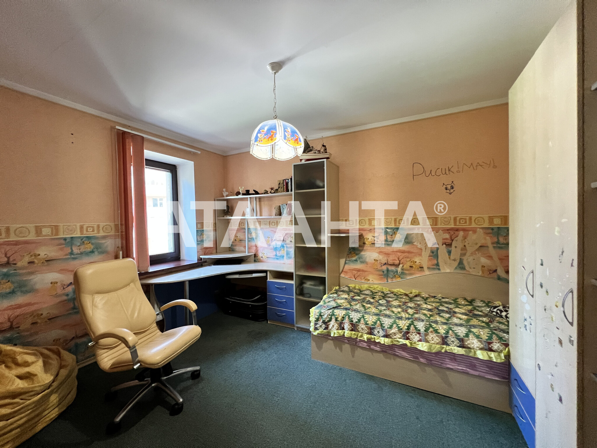 Продаж 4-кімнатної квартири 142 м², Педагогічна вул.