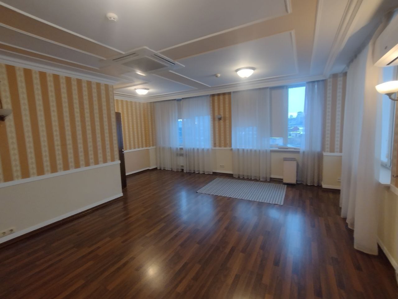 Аренда офиса 280 м², Жилянская ул.
