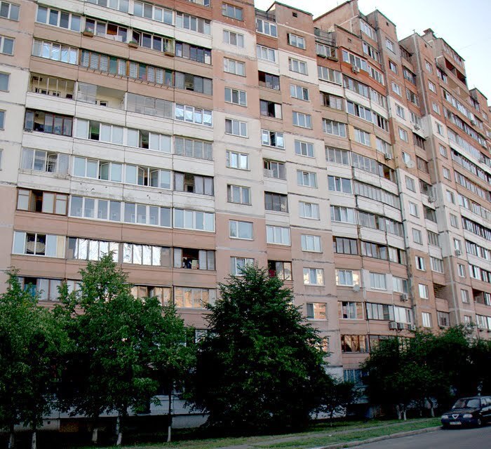 Продаж 3-кімнатної квартири 72 м², Миколи Закревського вул., 13