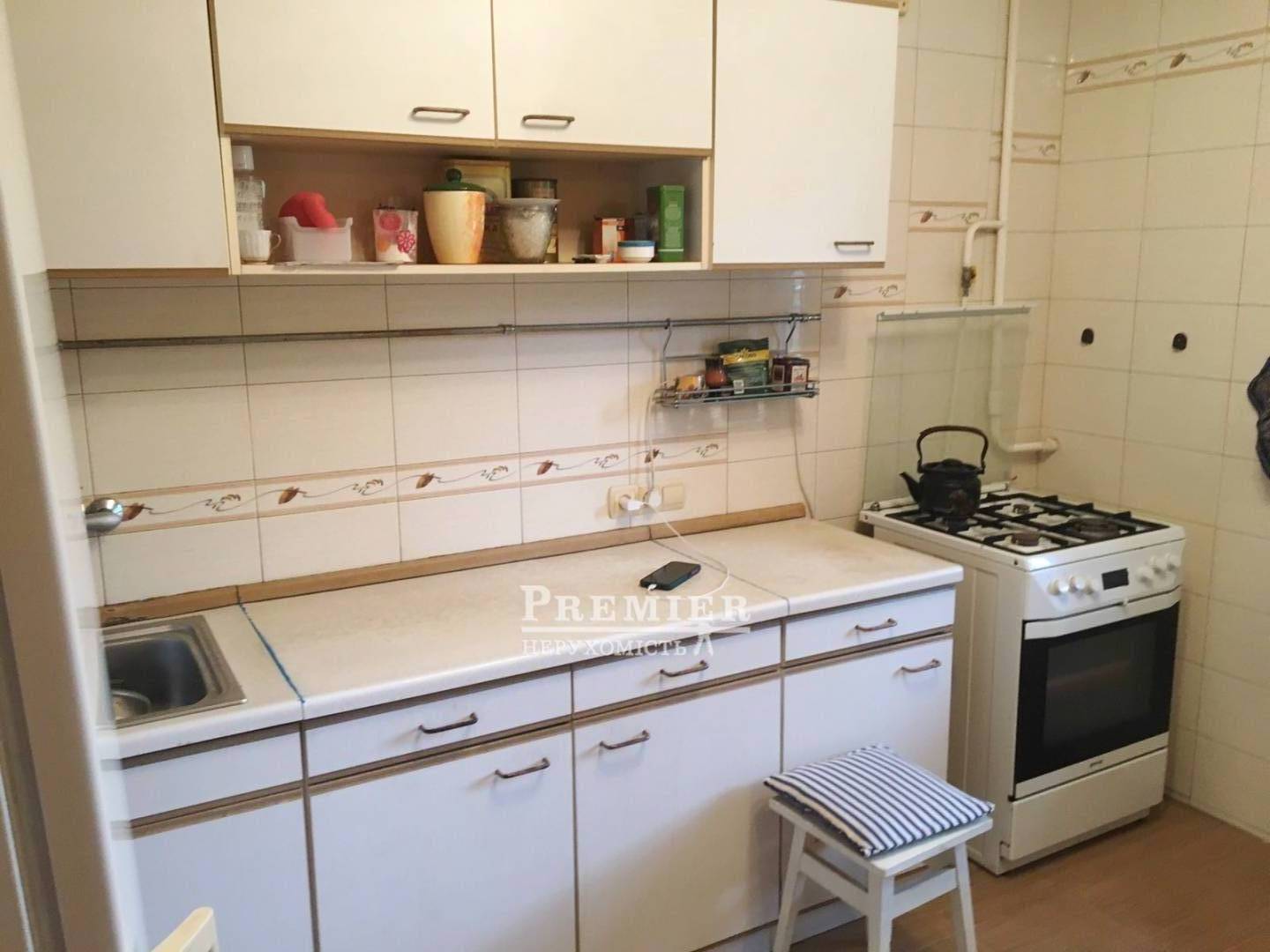 Продаж 2-кімнатної квартири 49 м², Ростовская вул.