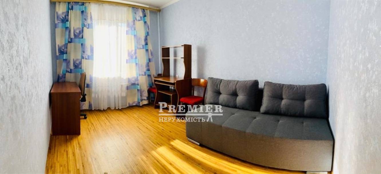 Продажа 2-комнатной квартиры 52 м², Лазурная ул.