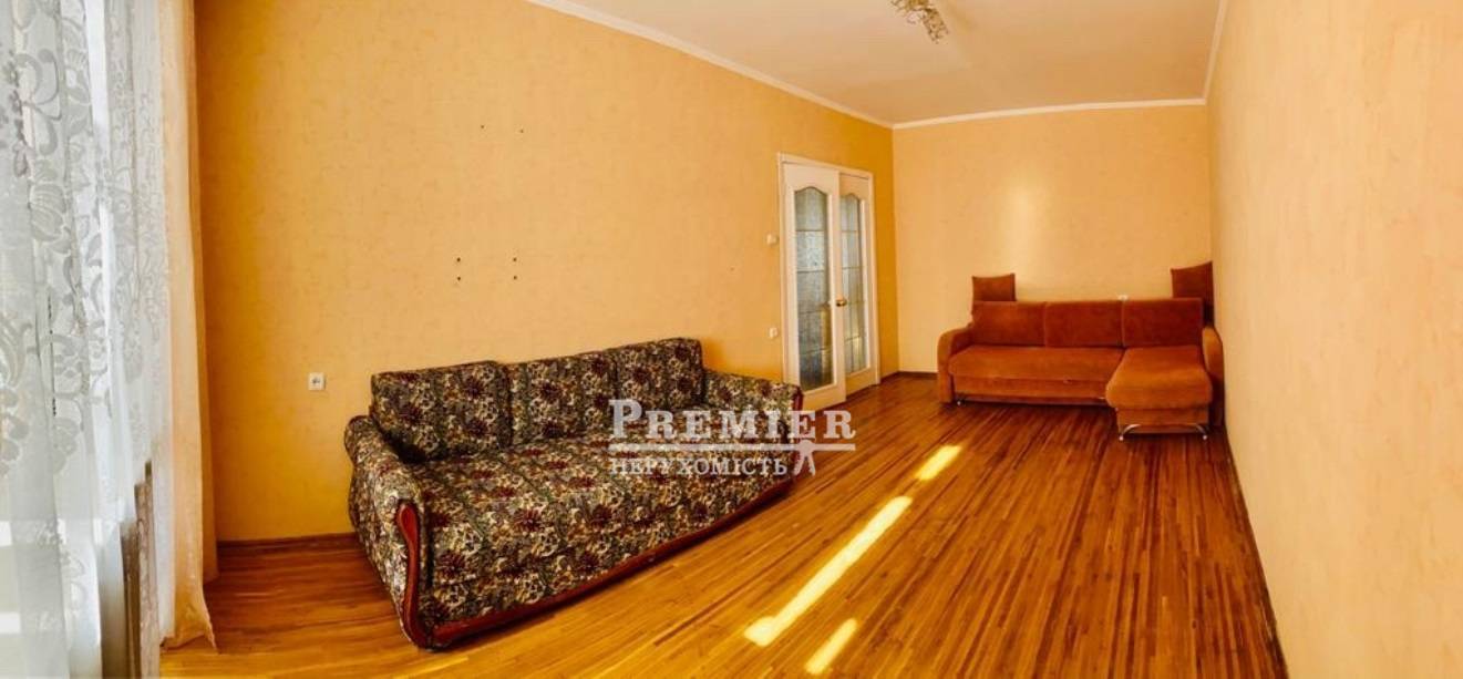 Продаж 2-кімнатної квартири 52 м², Лазурна вул.