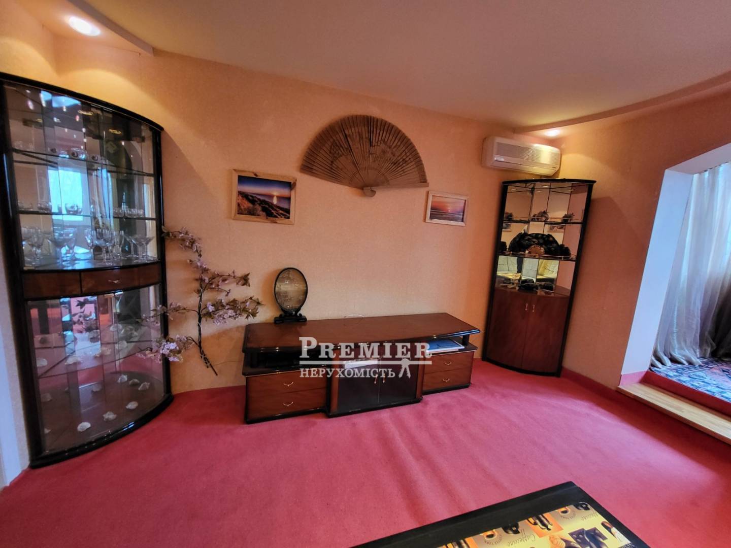 Продаж 3-кімнатної квартири 65 м², Лазурна вул.