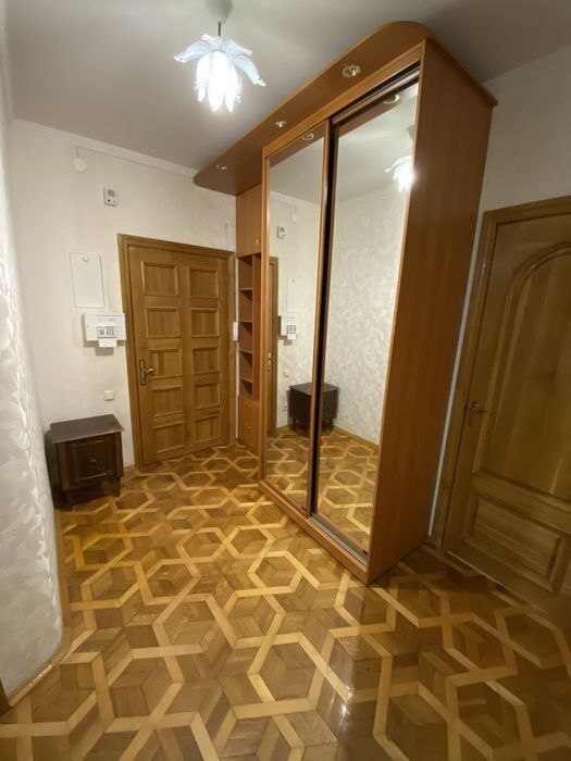 Оренда 4-кімнатної квартири 87 м², Новомістинська вул.