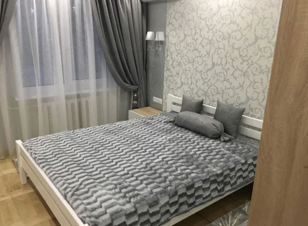 Оренда 2-кімнатної квартири 41 м², Ливарна вул.