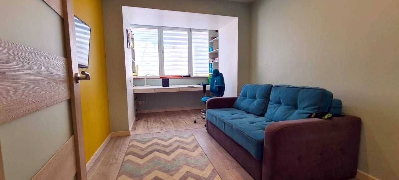 Продаж 2-кімнатної квартири 70 м², Михайла Грушевського вул.