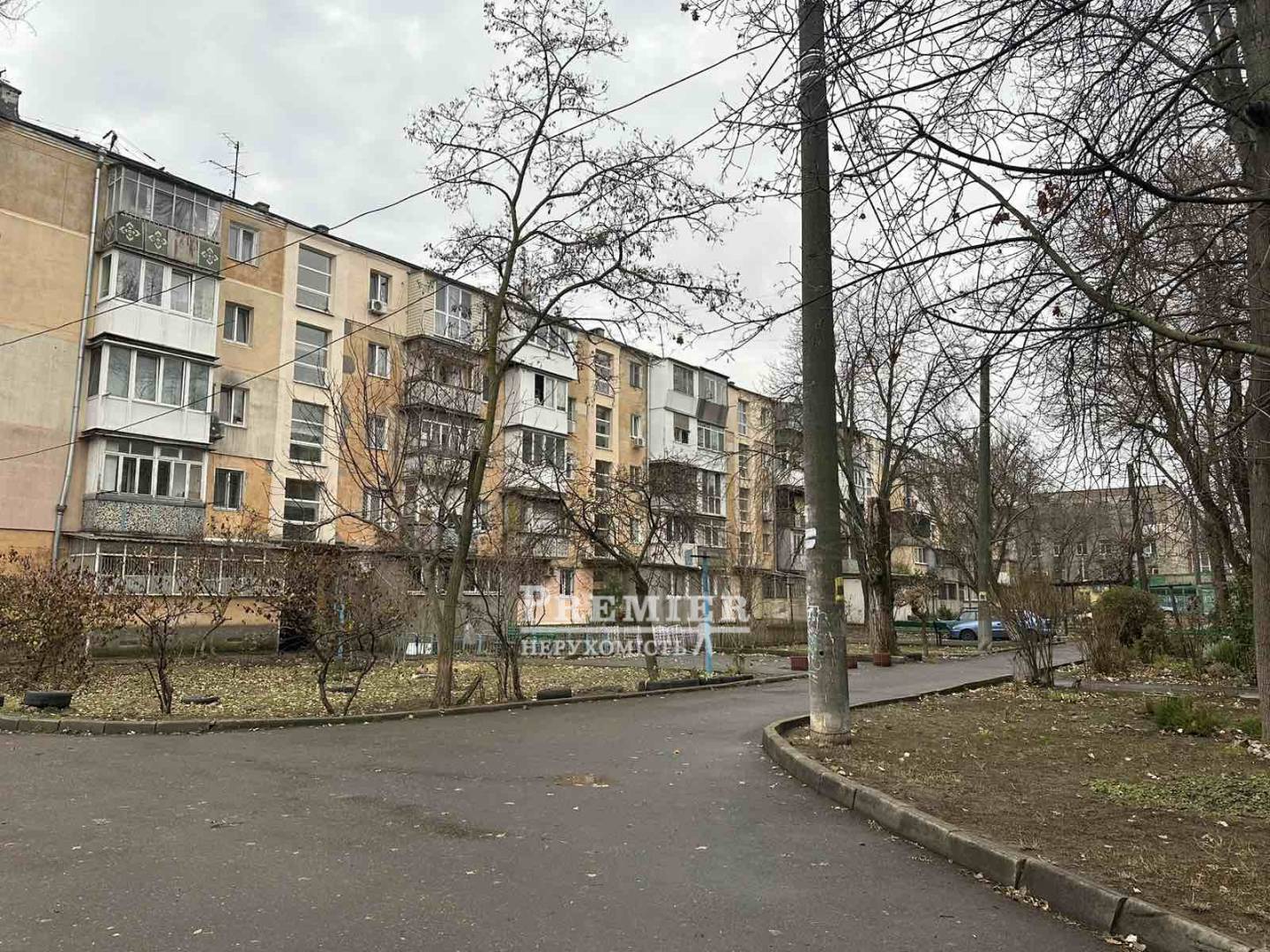 Продаж 2-кімнатної квартири 52 м², Комарова Космонавта вул.